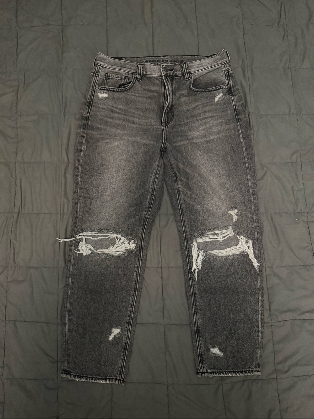 American Eagle grey distressed mom jeans Size 10 SHORT #distresseddenim #denim